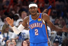 NBA对决惊心动魄：雄鹿双塔逆转胜凯尔特人